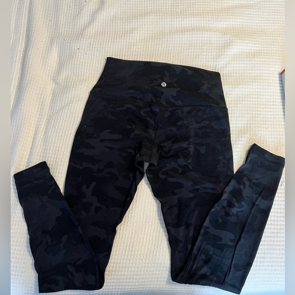 Lululemon black Camo leggings. Length 28 - Picture 1 of 1